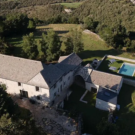 Banassac Canilhac Gite Pour 4 Personnes Avec Piscine Partagee Et Vue Panoramique En Lozere Exterior photo